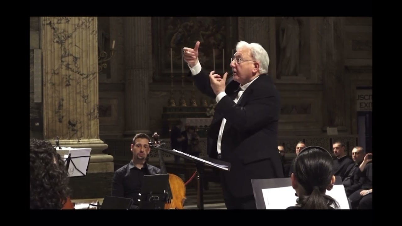 13. Cor ad cor - II bis: Liberto dirige gli ultimi due estratti del suo “Te Deum”