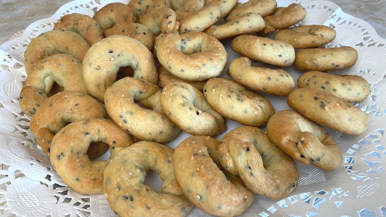 كعك العيد الحلبي الهش بزيت الزيتون و ماء الجبنة 😋.. أطيب وألذ كعك 🥰