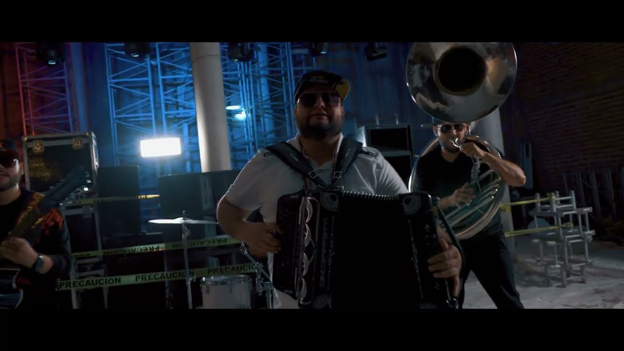 Colmillo Norte&ntilde;o - En Blindadas (Video Oficial)