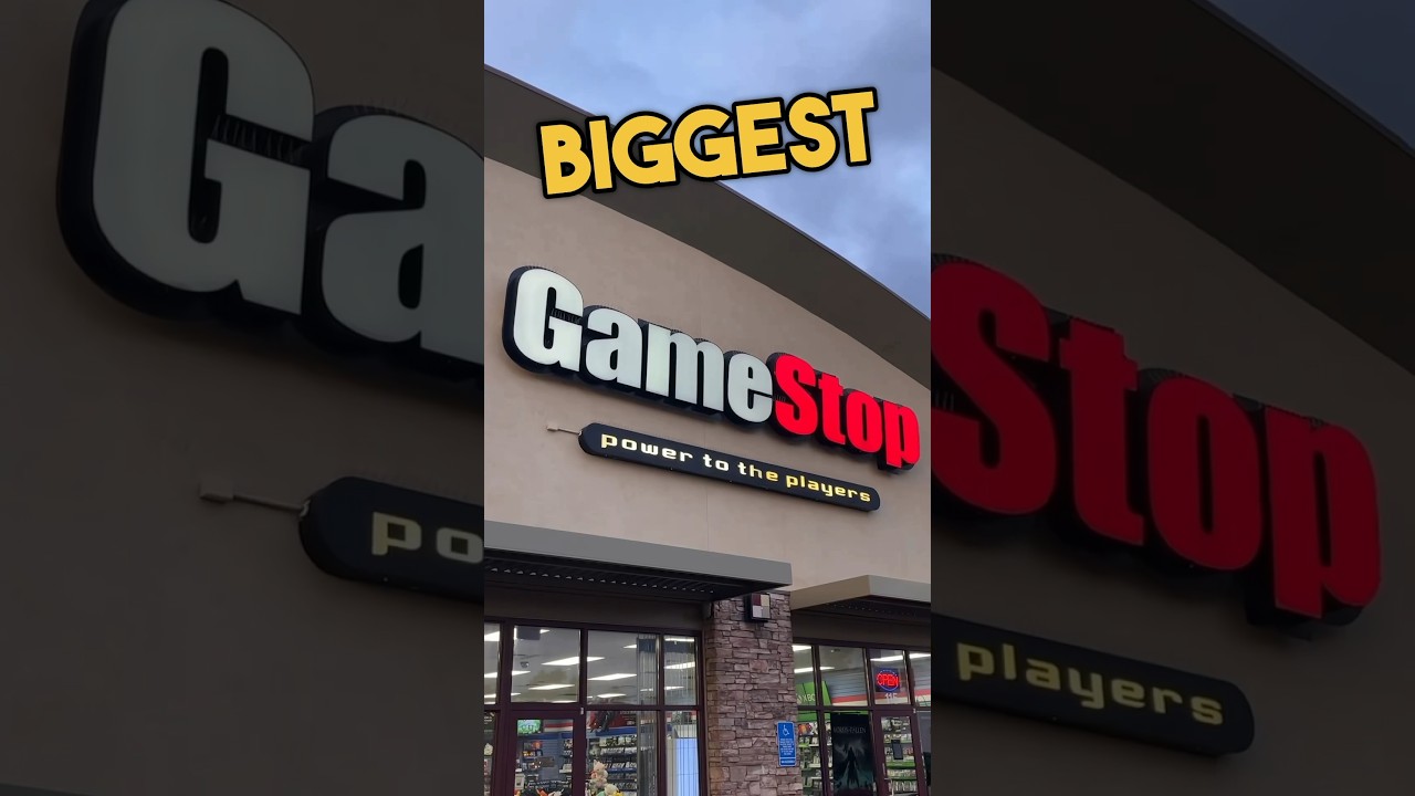Я пошёл на САМЫЙ БОЛЬШОЙ в мире Gamestop…🤯 #шорты #gamestop #gamecollecting