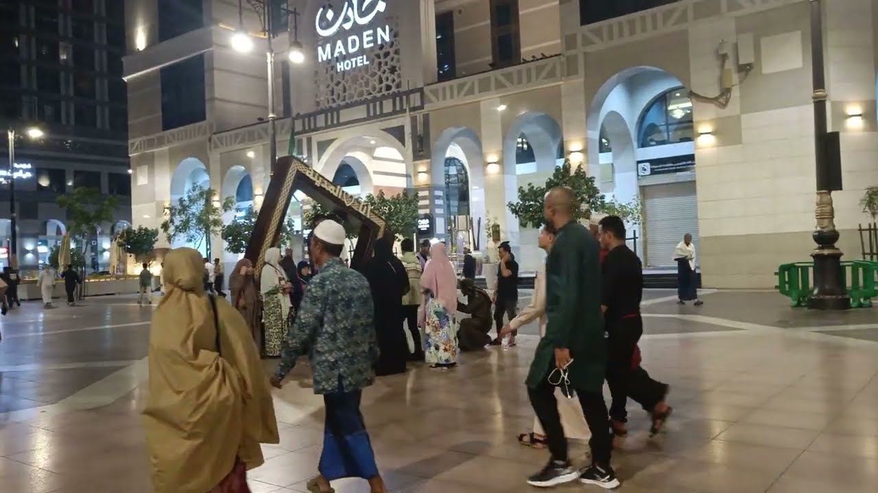 Madinah in midnight after Esha Prayer to Fazar Azhan