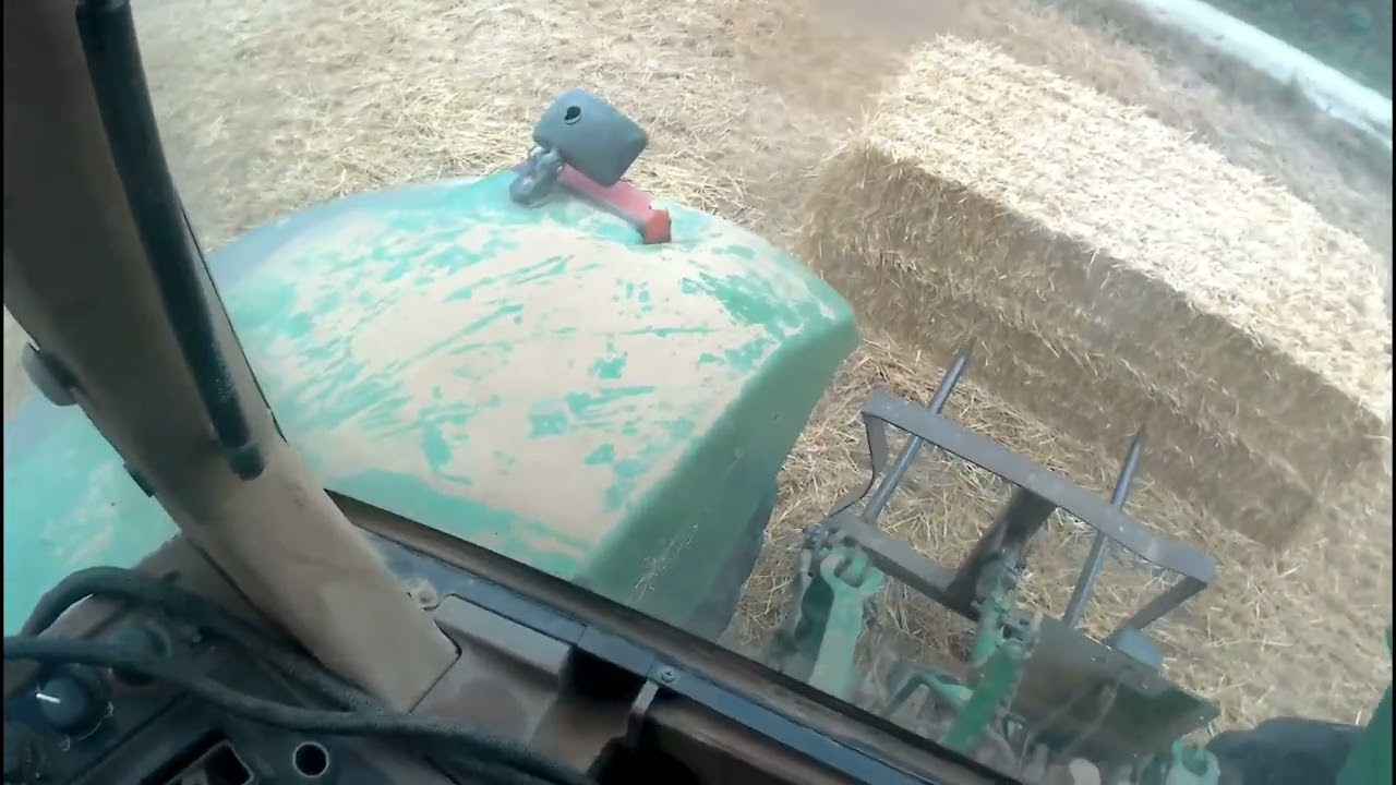 Cab View Gopro #4 John Deere 7710 - Stacking straw bales