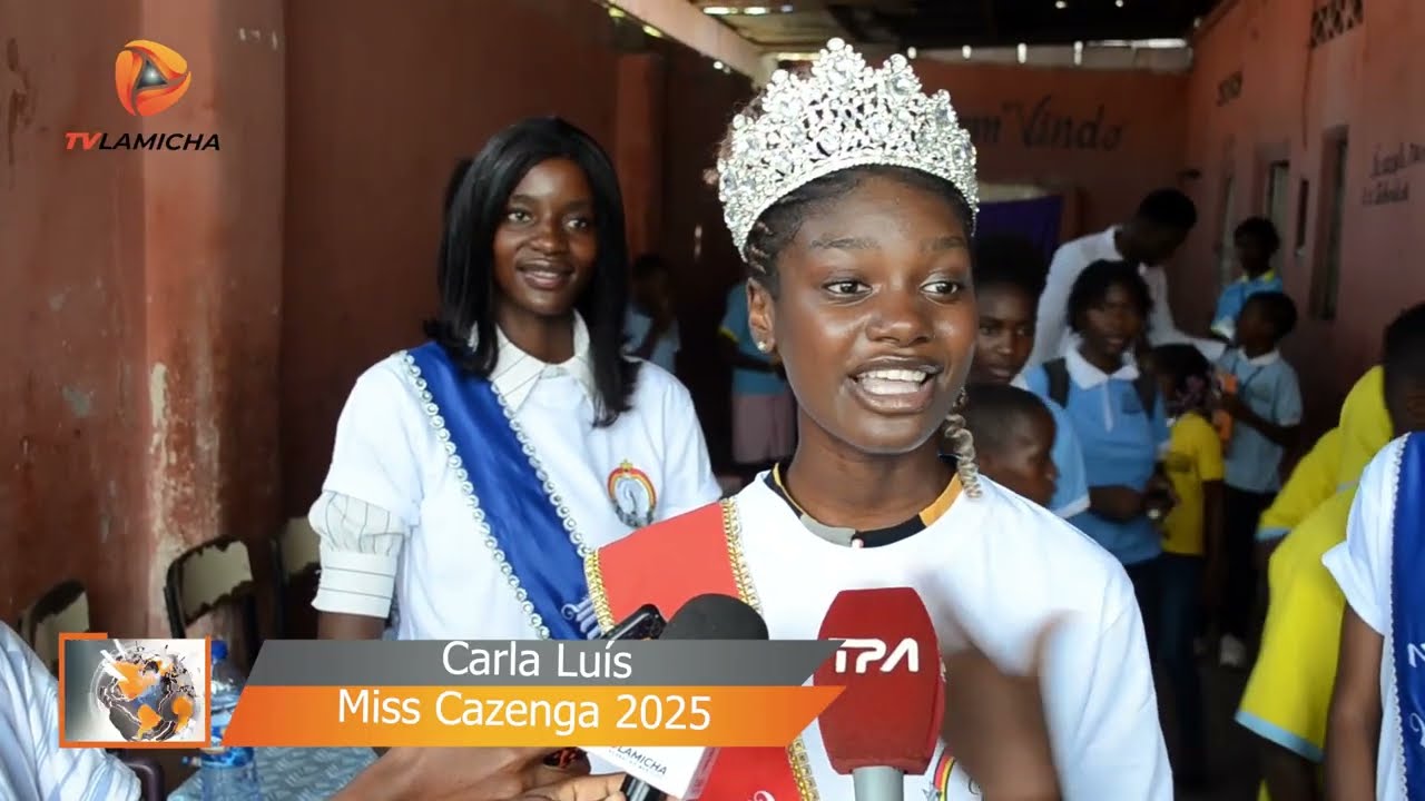 Carla Luís doa mais de 200 livros escolares 