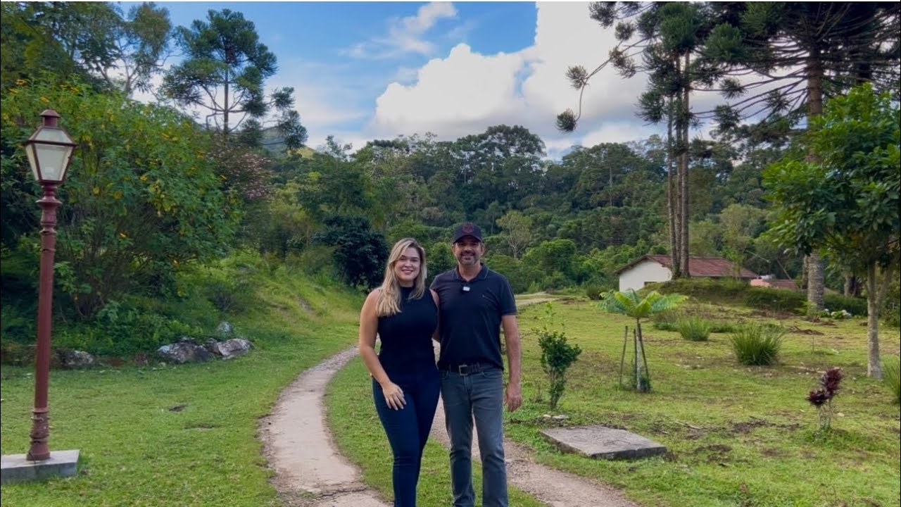 EXPLORANDO AS MONTANHAS DE MINAS NUMA CASINHA NO MEIO DA MATA