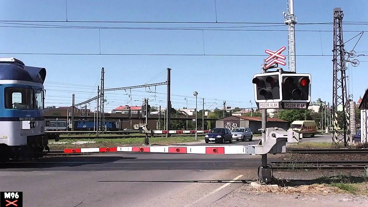 Železniční přejezd Kolín [P3575] - 18.5.2015 / Czech railroad crossing