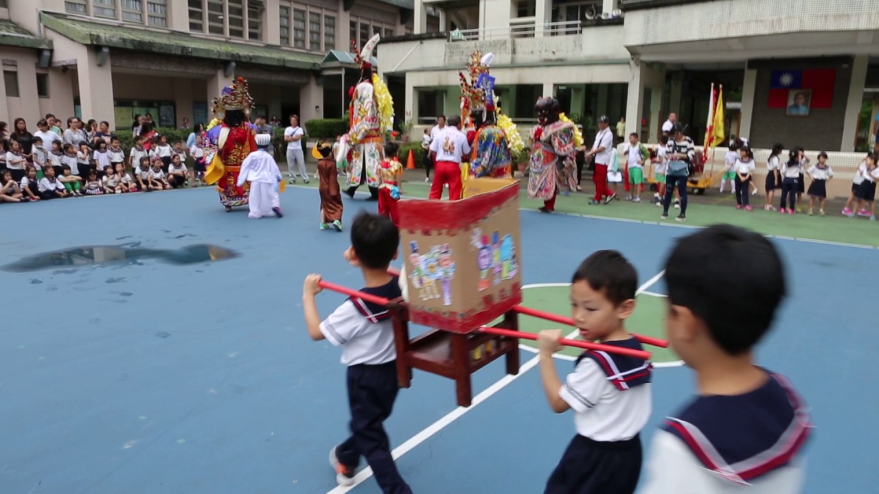 宜蘭東嶽廟神尊進入校園與師生和家長同樂!!