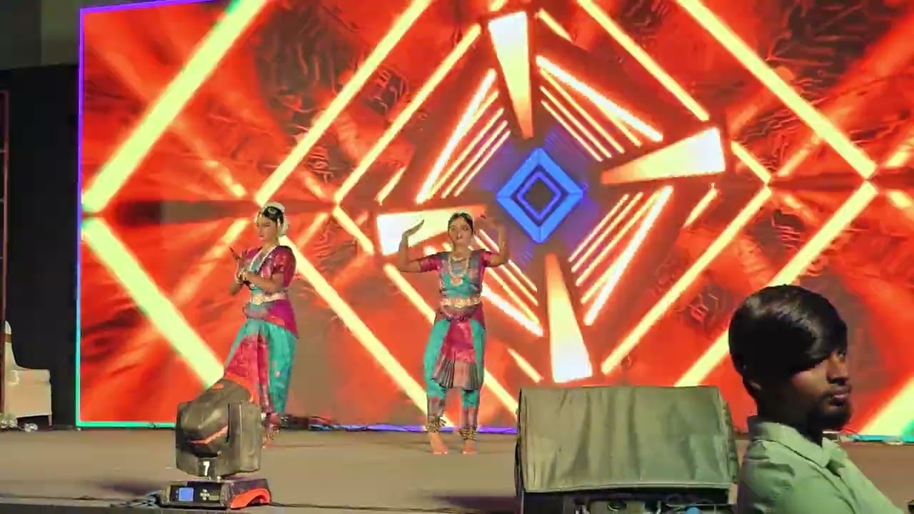 Om Shivoham - Naan Kadavul - Tamil version - Shruthika and Sanjana - Semi-classical 