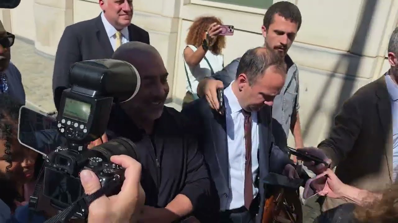 Бывший глава аппарата Адамса Фрэнк Кароне арестован по делу о взяточничестве