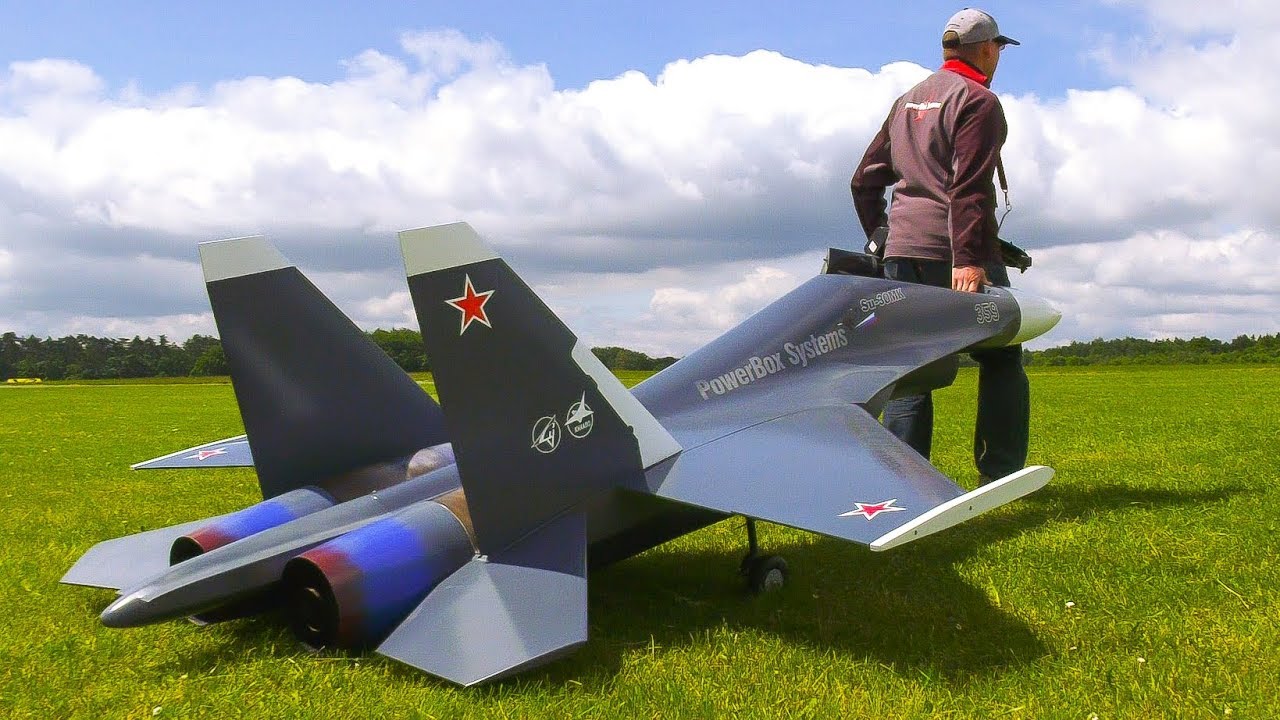 RC SCALE MODEL AIRPLANE SU30 IN FORMATION!! 2x RC JET SUCHOI SU-30* RC JET SHOW