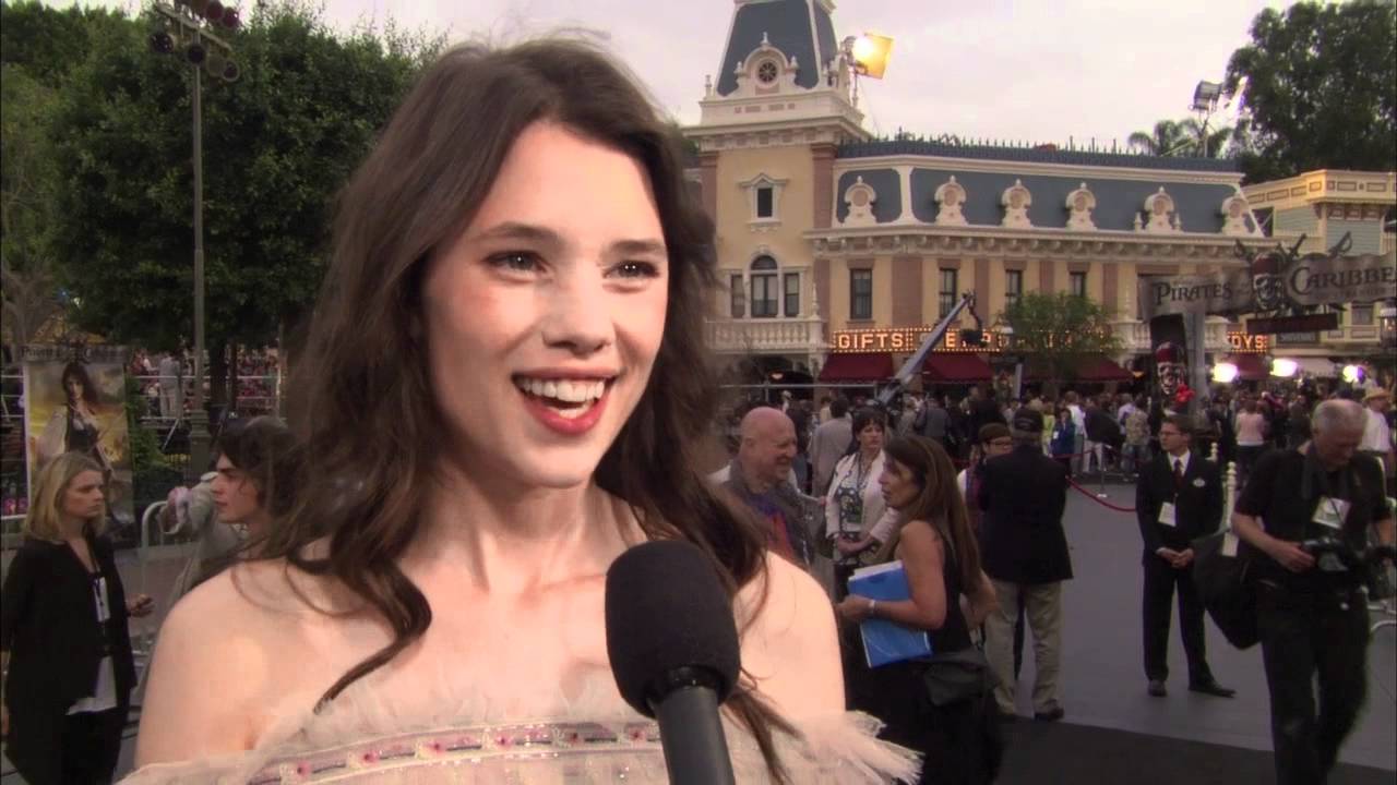 PIRATES OF CARIBBEAN OST World Premiere: Astrid Berges-Frisbey