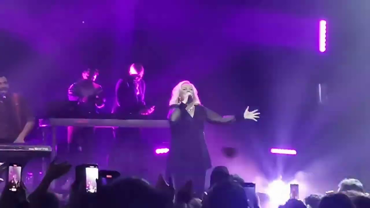Μπέσσυ Αργυράκη - Κορμί κι αλάτι (“THE LOVE 80’s 90’s PARTY by ΔΕΗ” από τον Love 97,5)