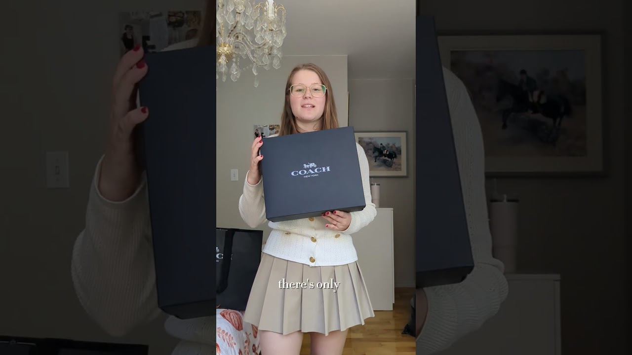 Unboxing my first coach bag ever 😍✨#haul #coach #bag #unboxing