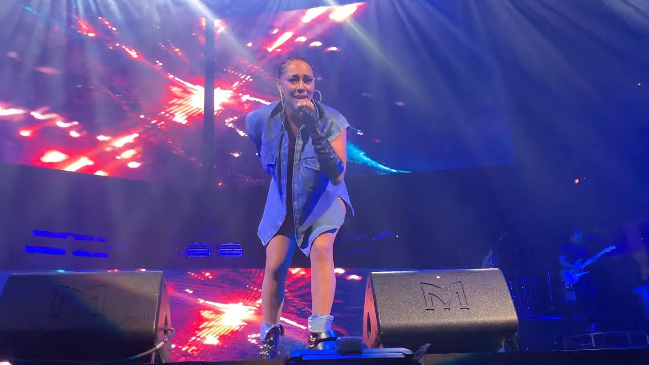 Keri Hilson - Knock You Down - The Millennium Tour 2022 (Chicago 10/22/2022)