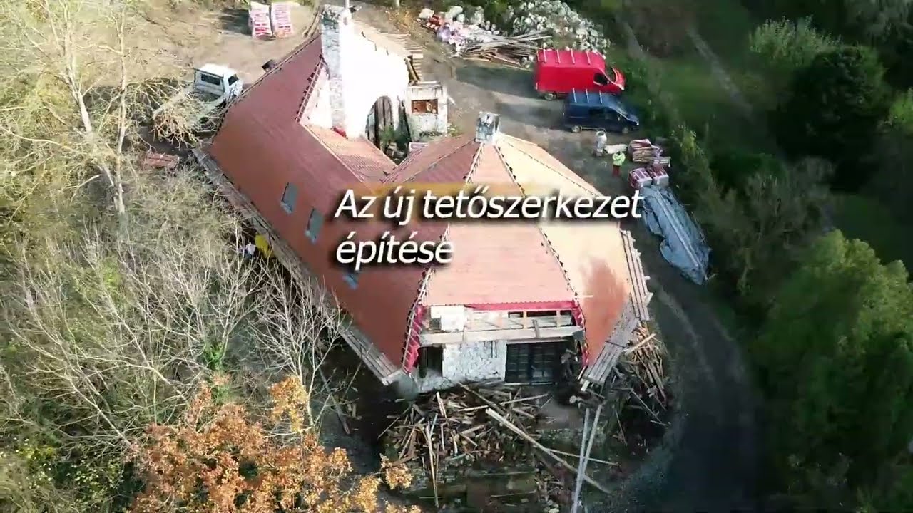 3. Makovecz ház Zebegény. Új tető szerkezet építése, cserepezése.