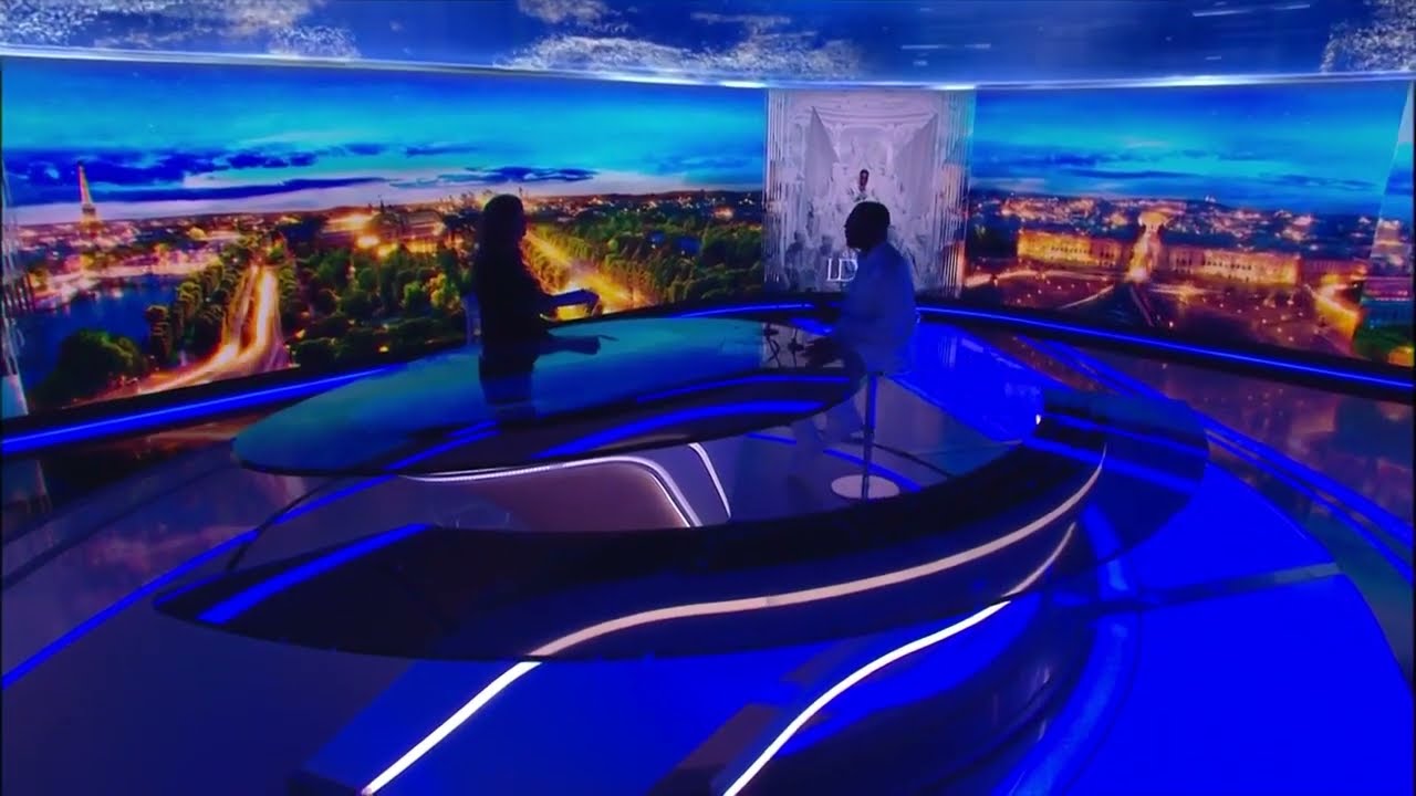 Quand GIMS invité du JT de #TF1 ce jour, remixe en mode #afrobeats le générique de fin du journal