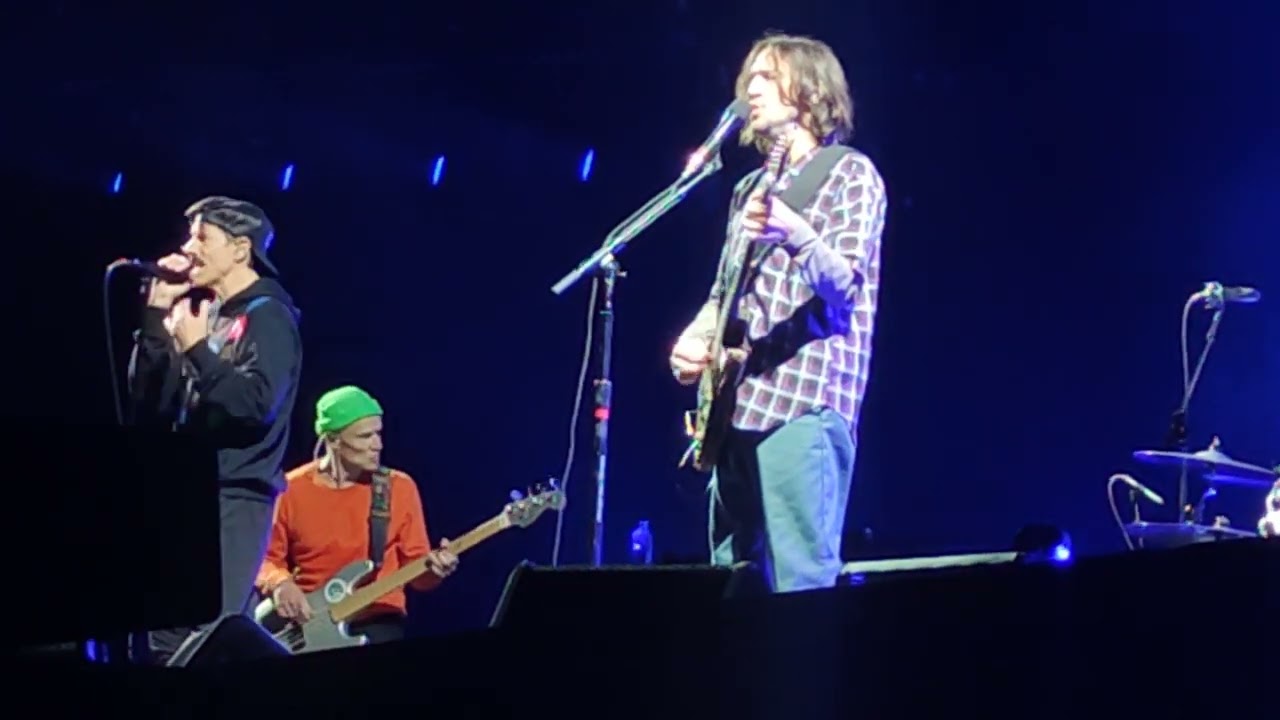 Red Hot Chili Peppers - Wet Sand (Live @ Rock Werchter 3/7/2022)