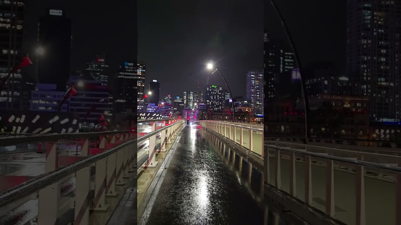 walking on that path while it's raining #brisbane CBD
