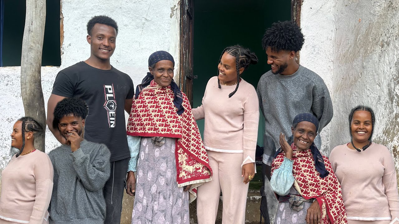 እንግዳ መጣብን አብዬ ደስ አላት