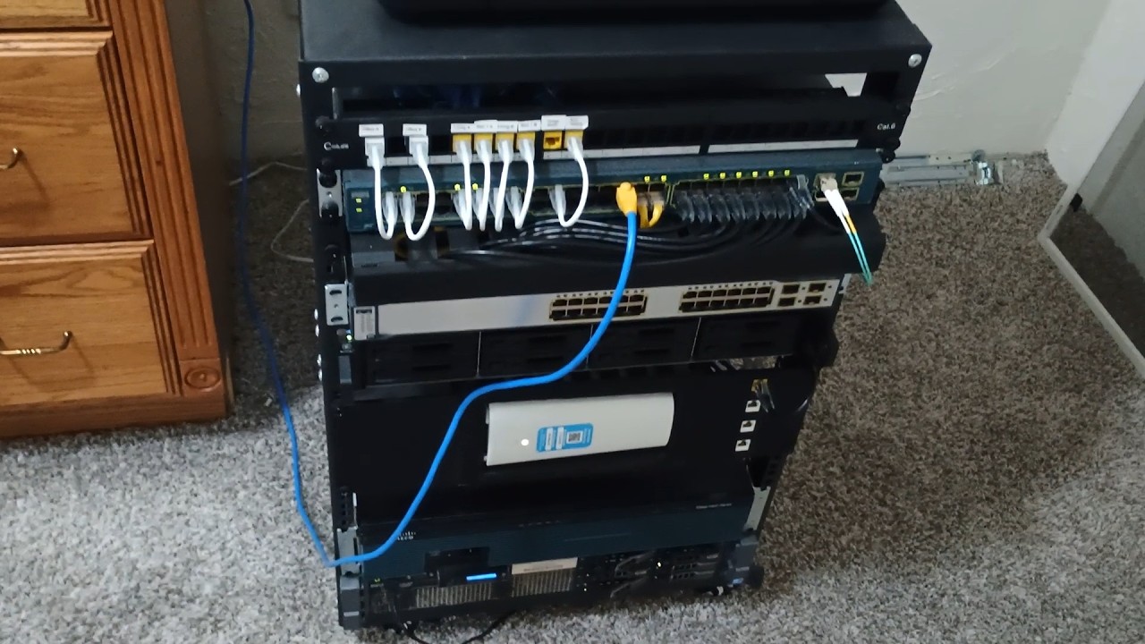 Обзор серверной стойки для домашнего использования и сервер Dell R710.