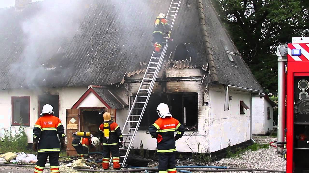 Ild i hus på Knabstrupvej ved Knabstrup   030713