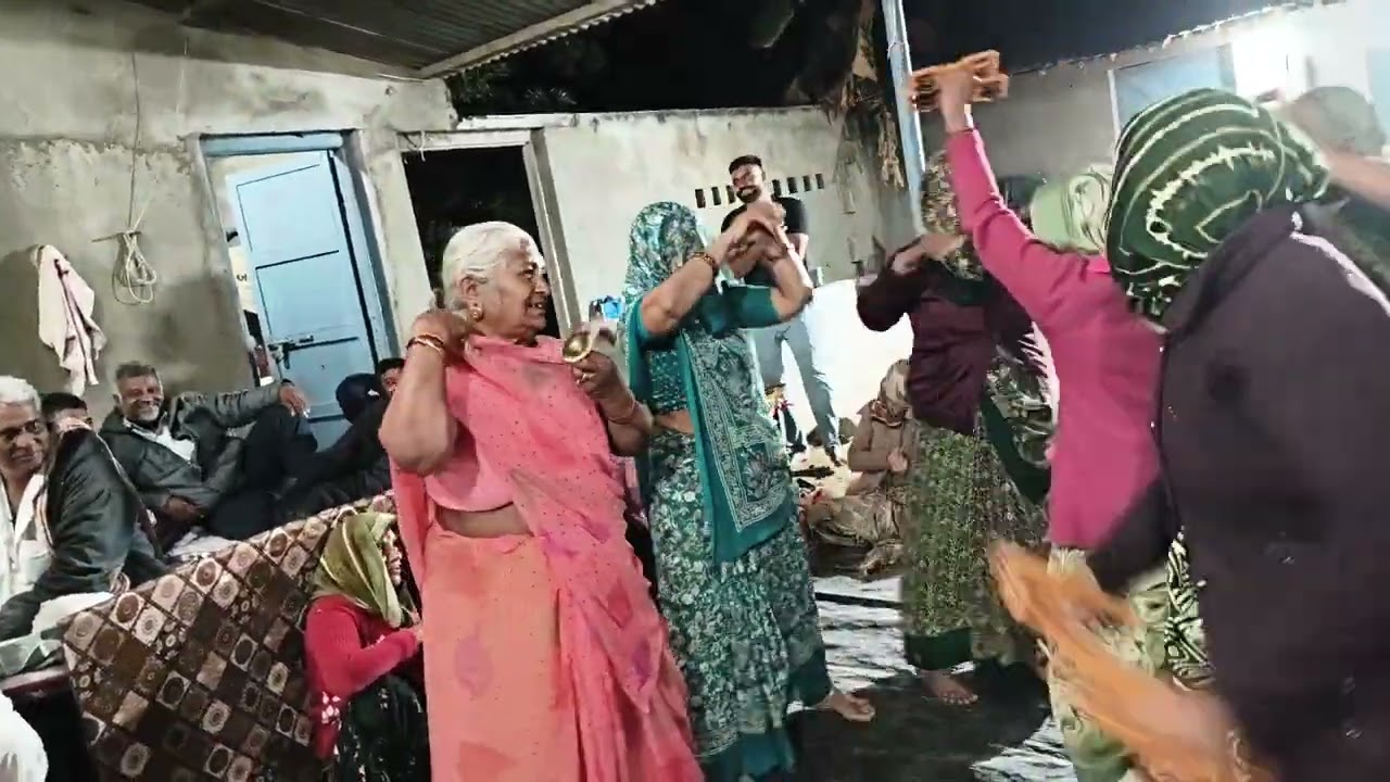 મને વ્રજ નાસપના આવે... હકાભાઈ નાં કંઠે, પૂનમ ના ભજન, પુનાભાઈ મકવાણા ના આંગણે, ગામ પીપળીયા.
