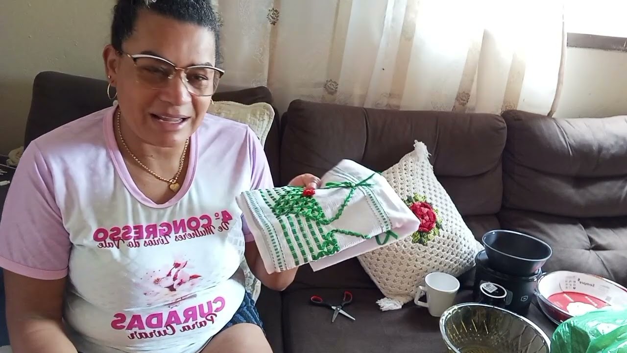 Abrido meus presentes e agradecendo 🤗
