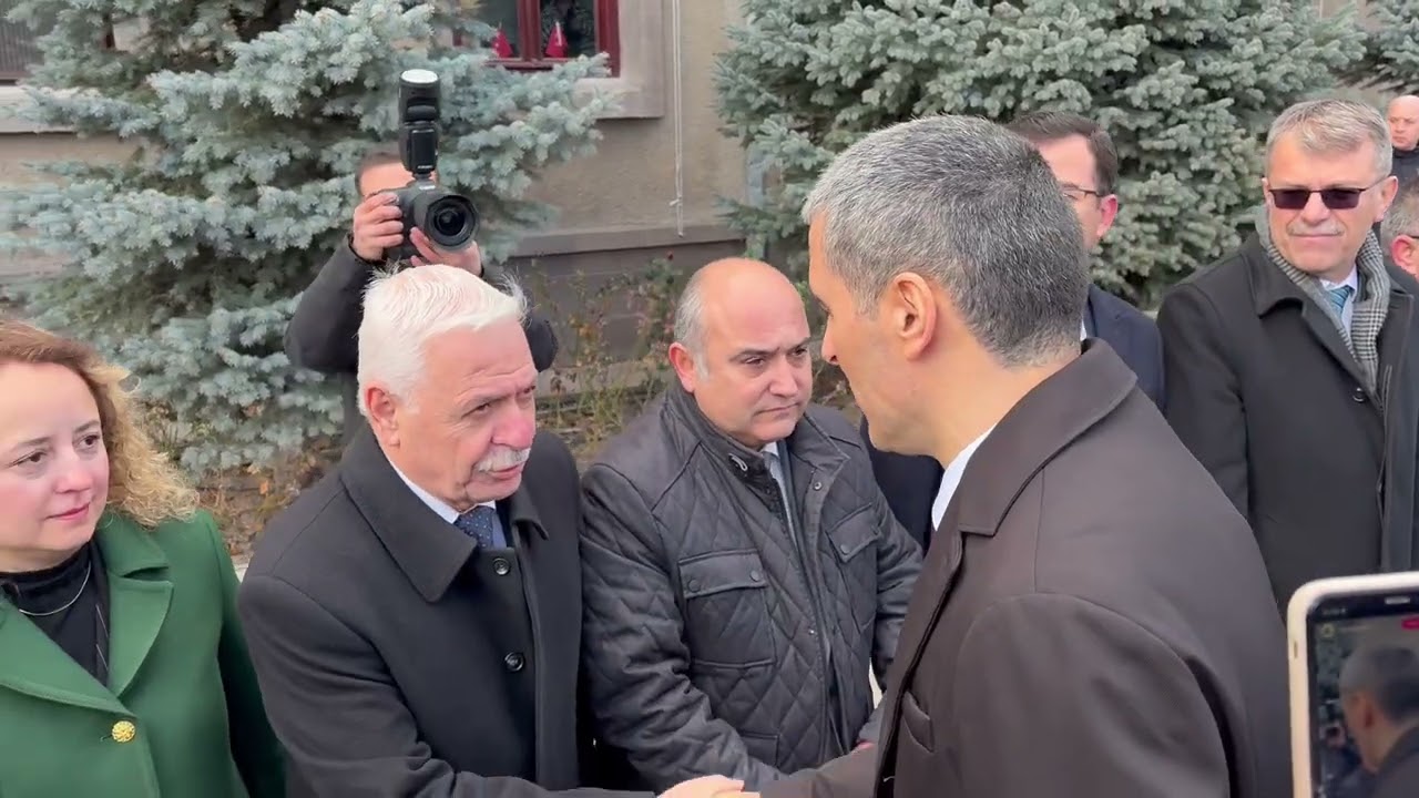 Vali Dr Naci Aktaş protokol tarafından karşılandı.