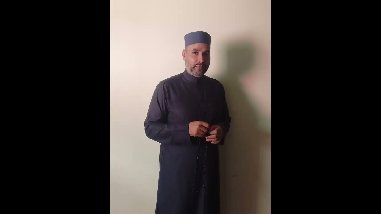 ان من الشجر شجرة لاسقط ورقها 