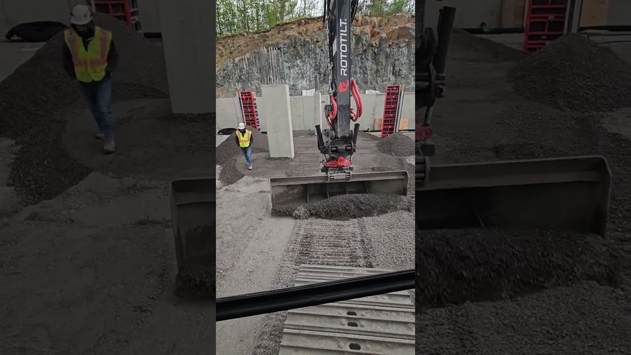 Rototilt RC6 on A Liebherr R926 compact. Grading stone with my custom made grade box.