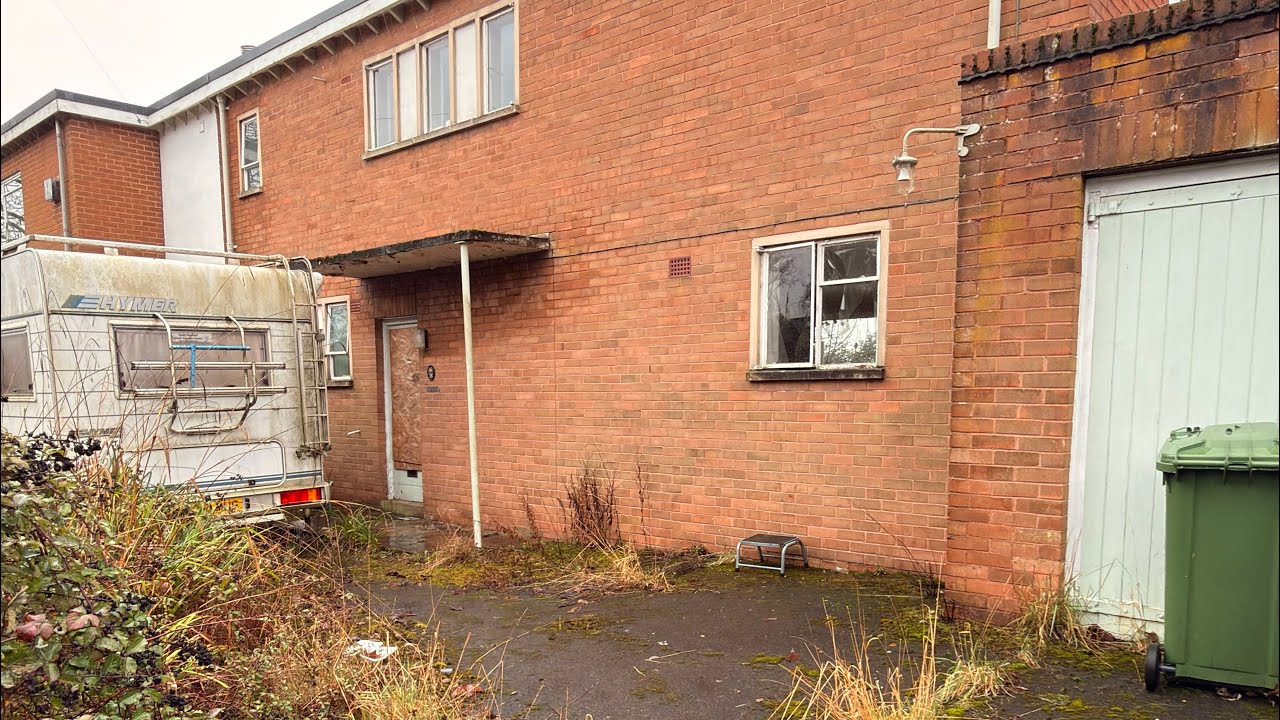 Abandoned Time Capsule 🏚️