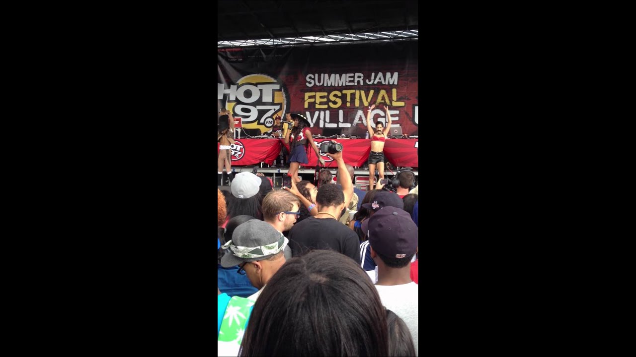 Azealia Banks Performs at Summer Jam 2012's Festival Villiage