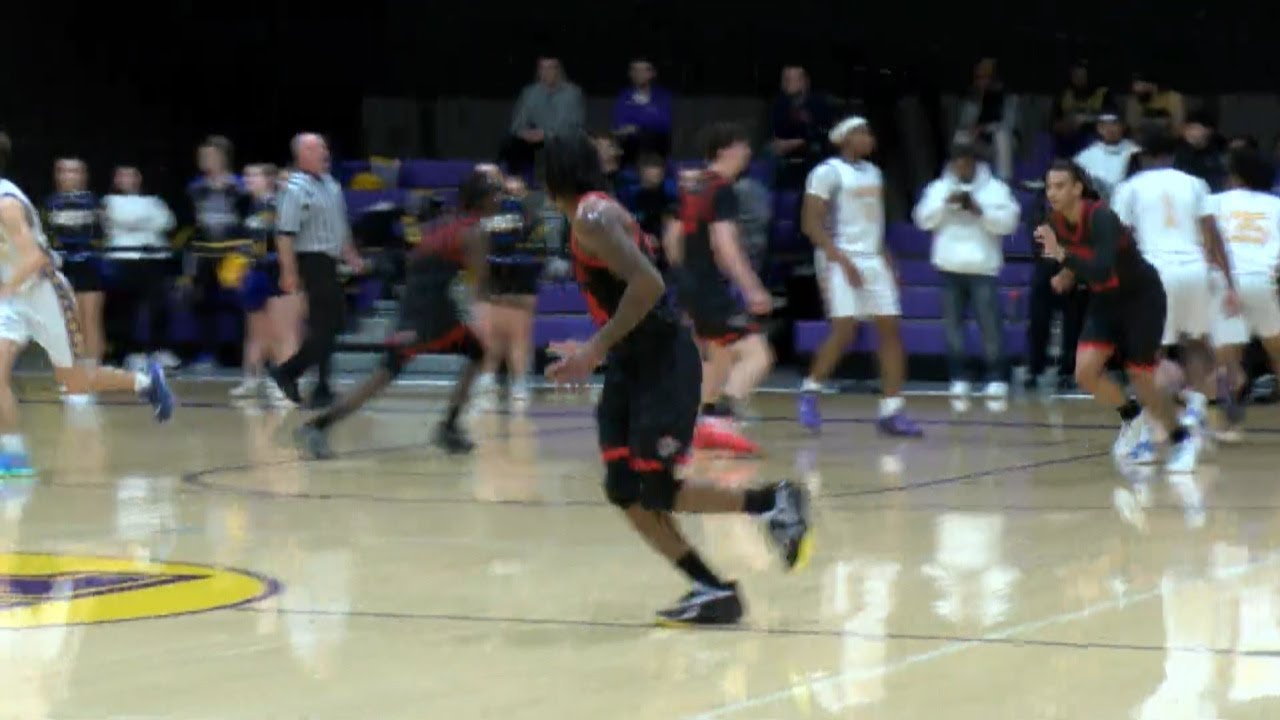 Auburn Upsets Warren, Sets Up NIC-10 Sectional Final