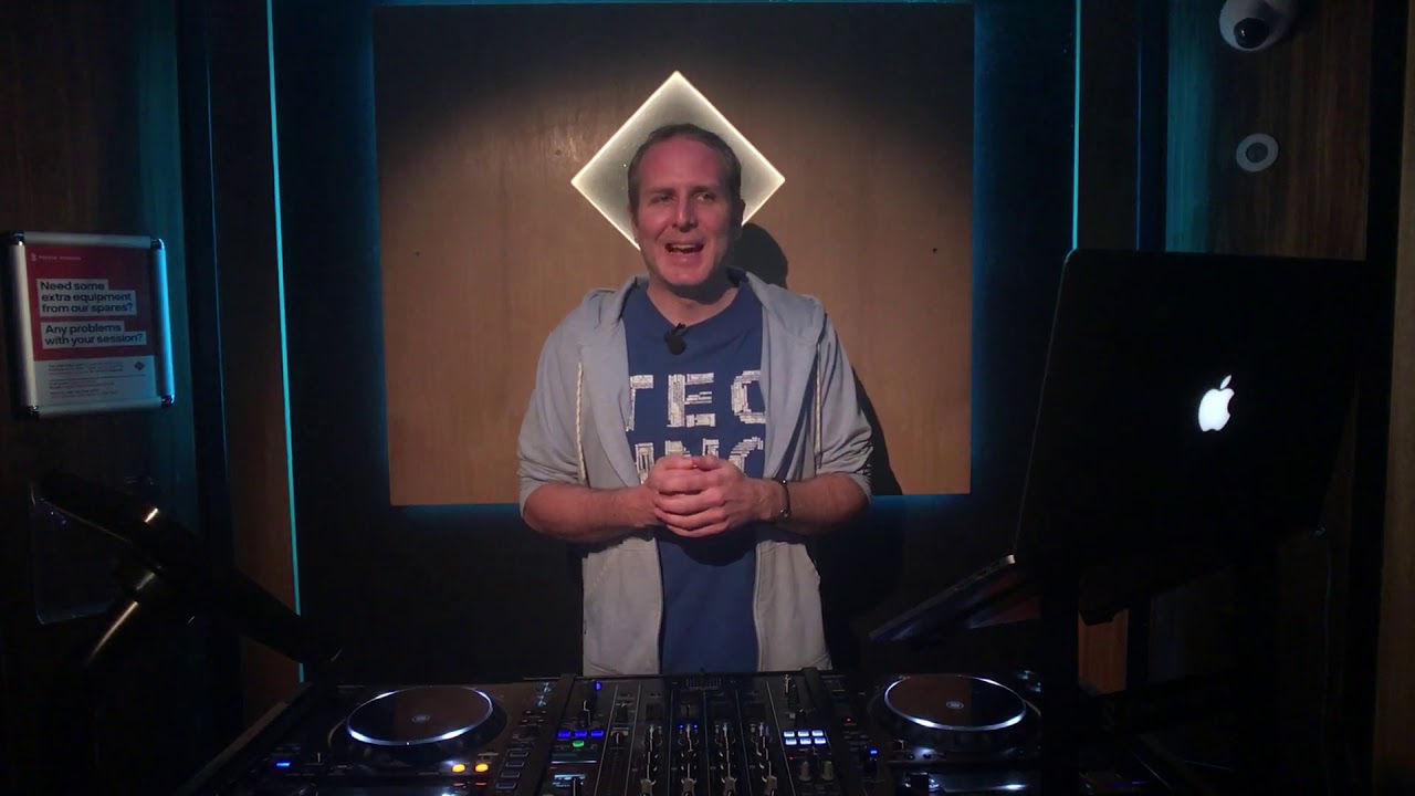 What Is a Mobile DJ