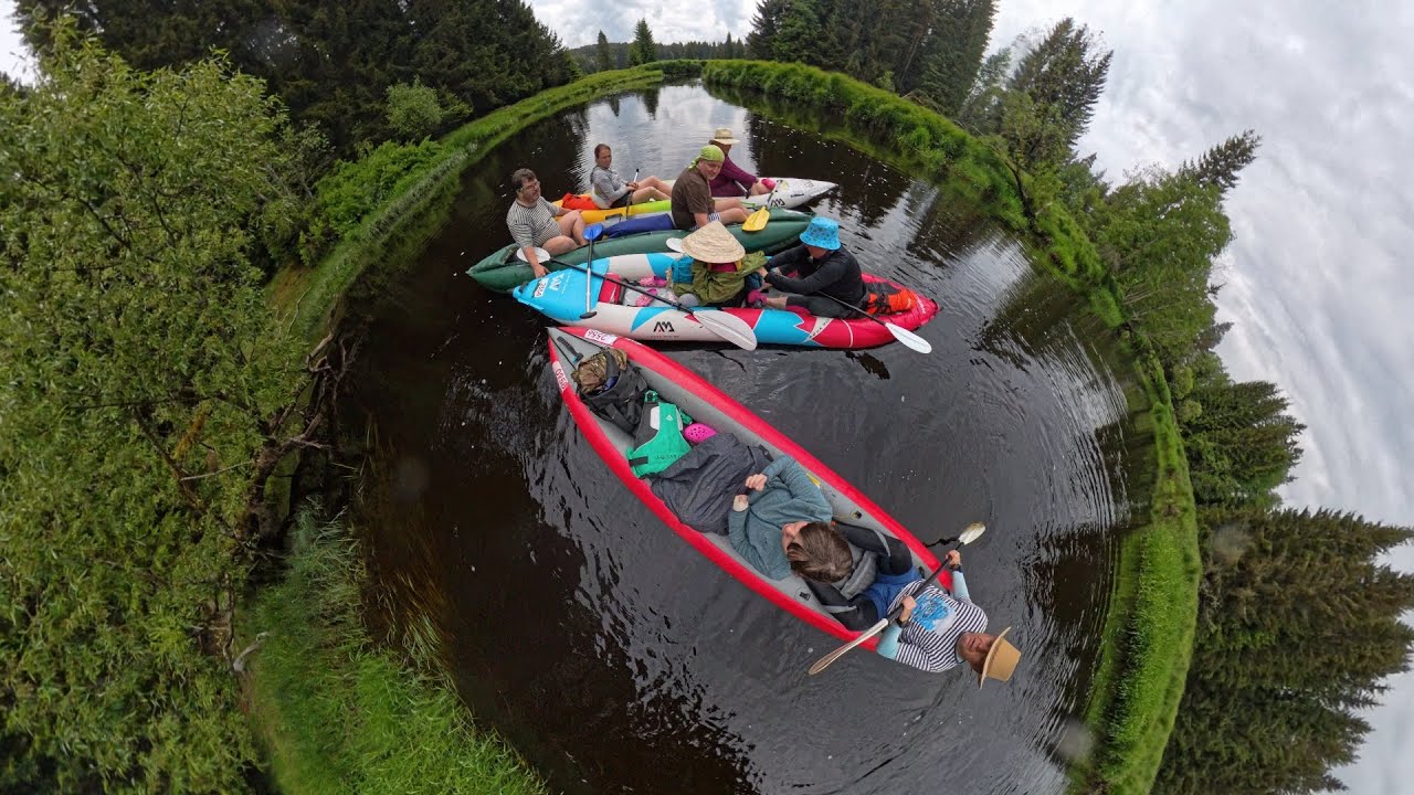 Pohodová Vltava v Národním Parku Šumava (sluncem i lehkým deštěm...)