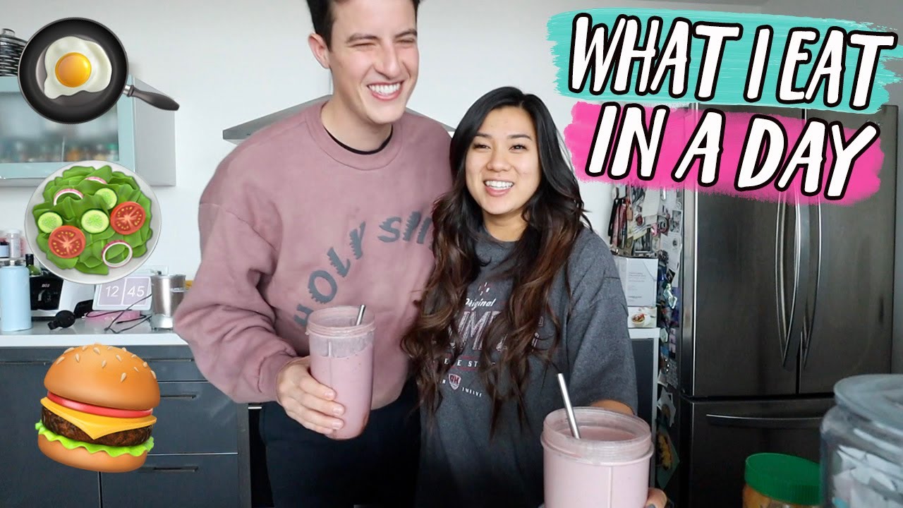 WHAT I EAT IN A DAY!! Vlogmas DAY 24