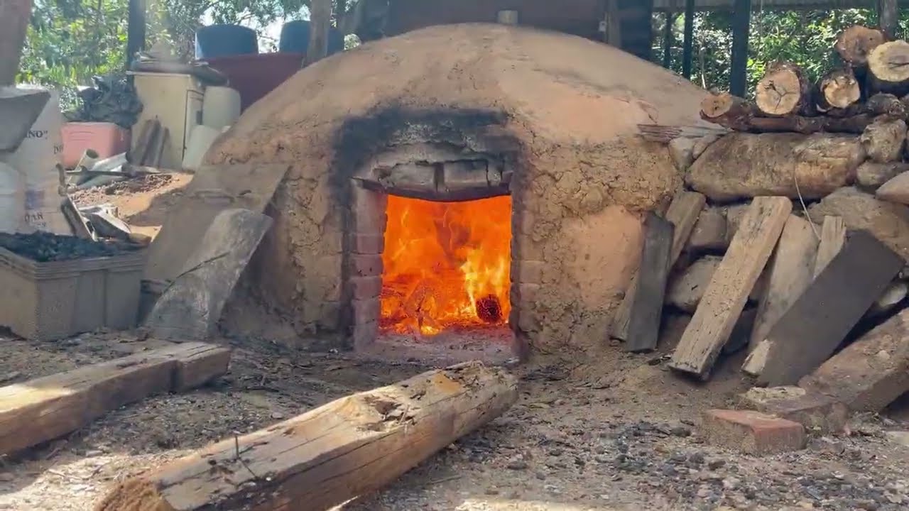 La Xamana  Raicilla y 3 Perros Negros Raicilla, destilado de Agave