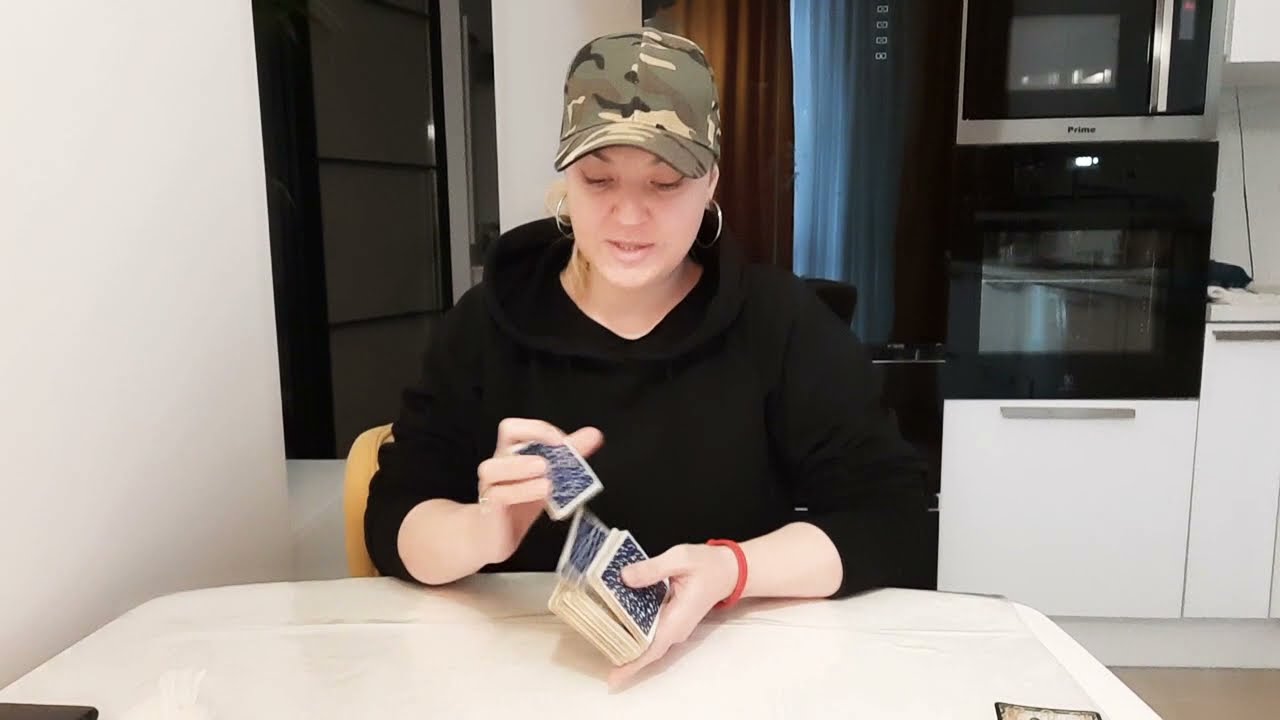 #ТАРО. ПОЗВОНИТ, НАПИШЕТ ЛИ ВАМ ВАШ МУЖЧИНА.