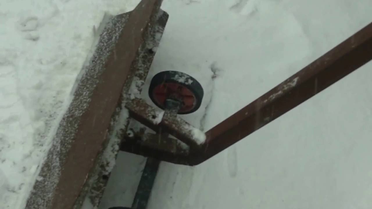 Уборка снега ручным трактором !!!