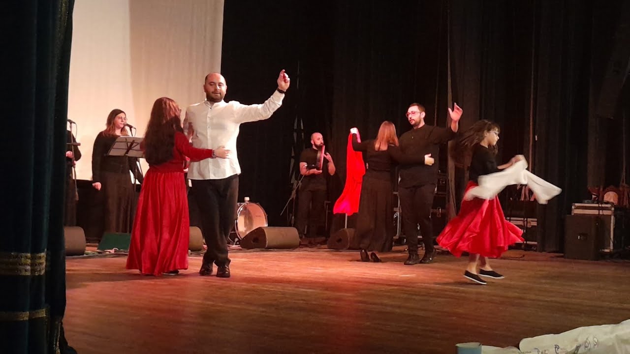 #Puglia #Folk #Pizzica #Tarantella Tammurriata ballare ballo tradizionale pugliese salentino