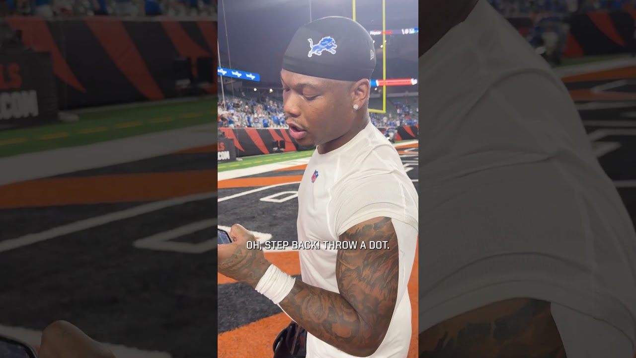 David Montgomery reacts to his TOUCHDOWN PASS in his hometown 🤯 | Detroit #Lions #shorts