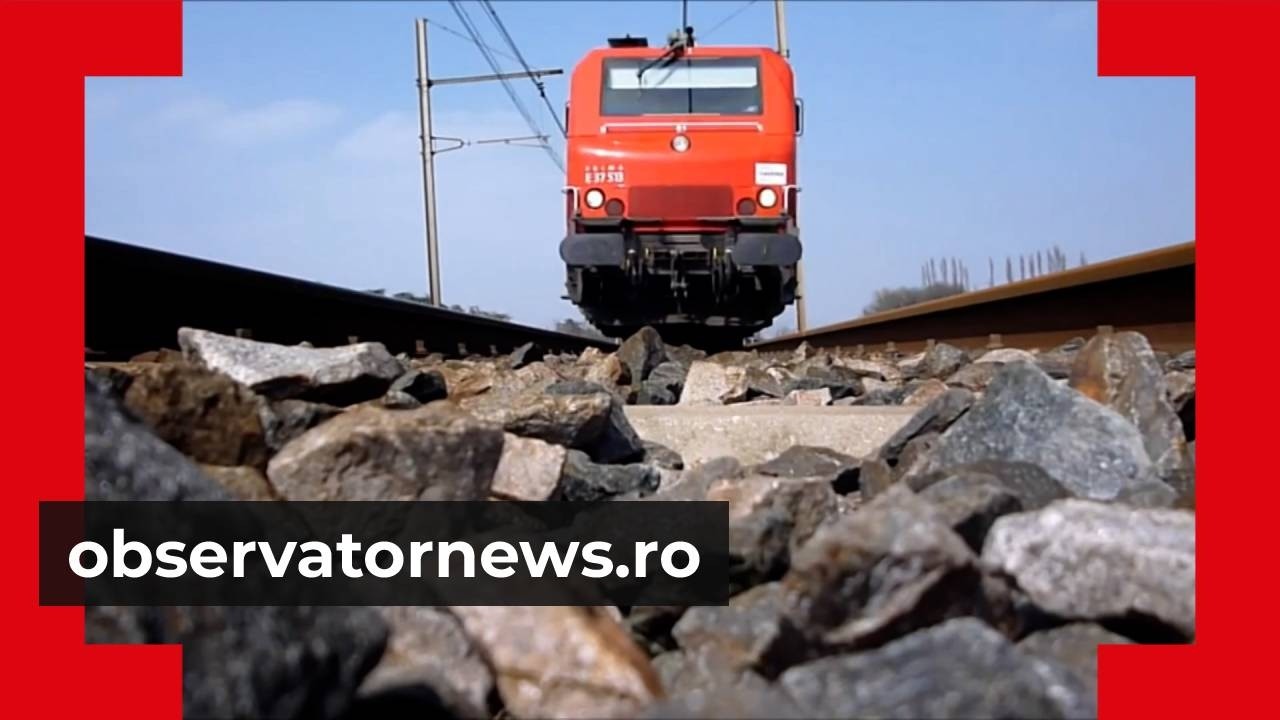 O femeie din Bistriţa a murit călcată de tren. Avea căştile în urechi și încerca să prindă autobuzul