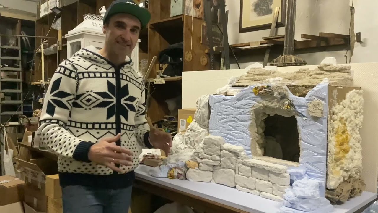 Presepe Pasquale, sepolcro con crocifissione