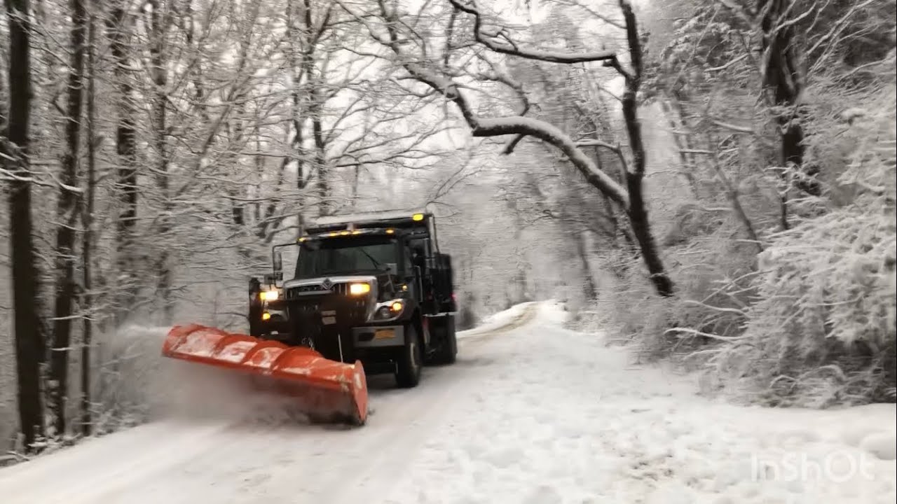 HV international snowplow caught plowing deep heavy wet snow