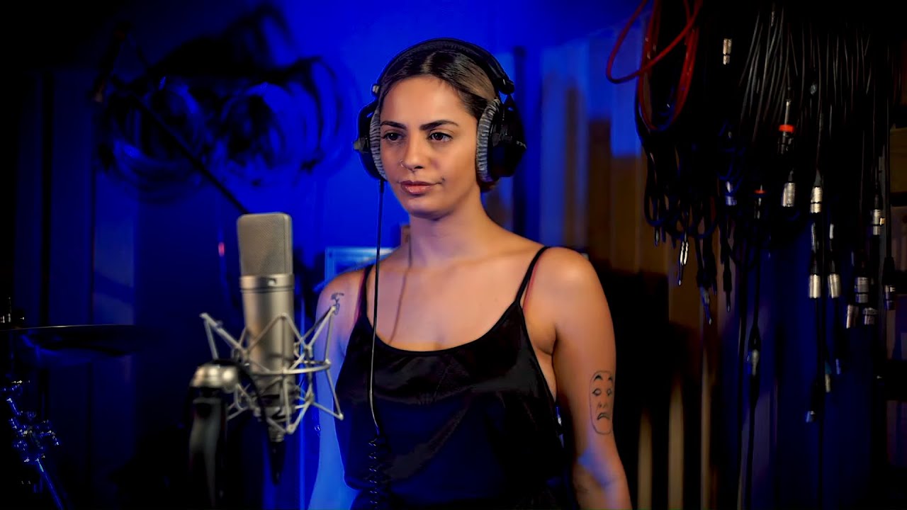 Calvin Harris - How Deep Is Your Love - Cover by Daphne Lawrence