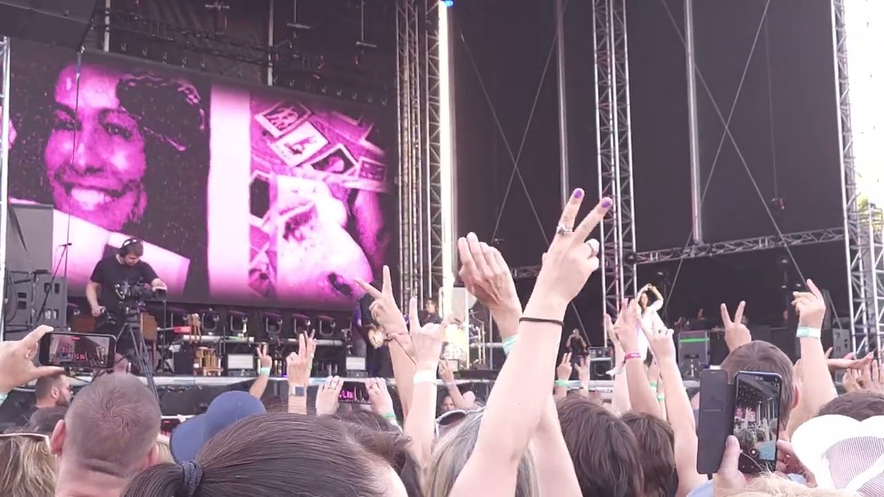 Alanis Morissette - Hand in My Pocket (Live In Prague 21-06-2025)