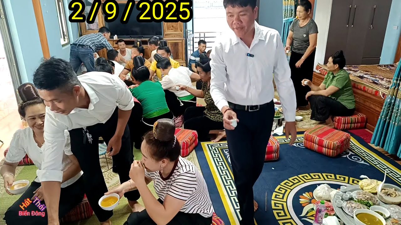 lên chung vui 2/9 cùng gia đình bác 