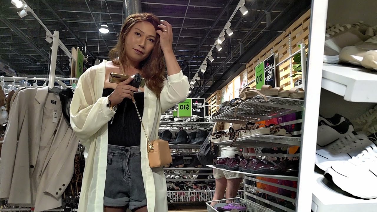 Crossdressing Life: Shopping in Girl mode is fun!