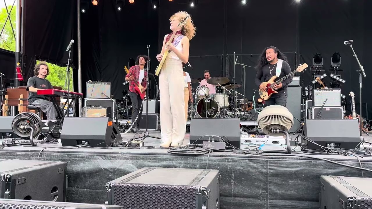 Grace Bowers & The Hodge Podge covering Red Hot Mama