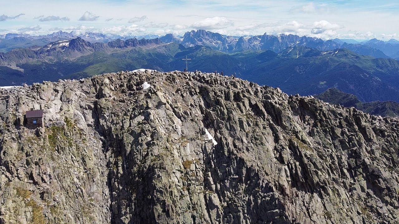 Cima d'Asta con la vecchia guardia (2847m)