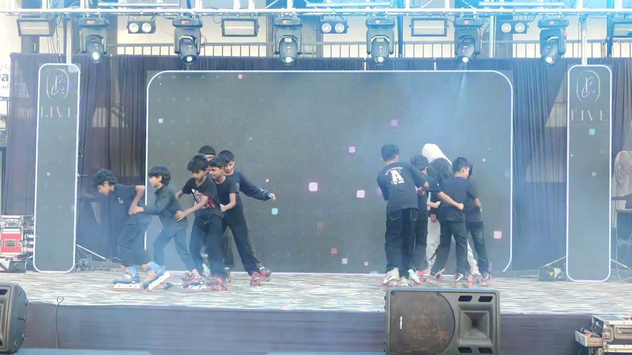 Skating performance..😎